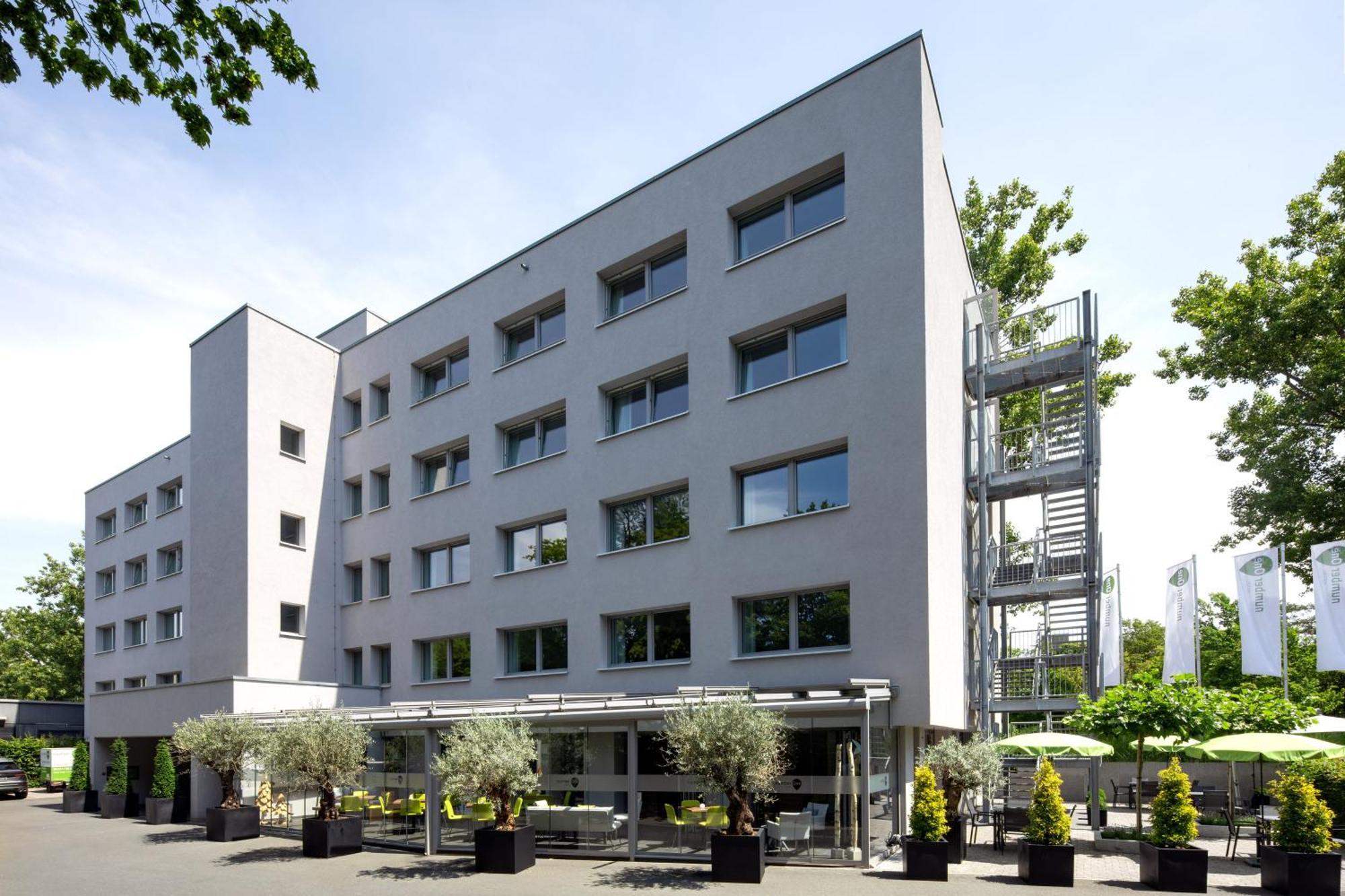 Numberone Hotel Norimberga Esterno foto